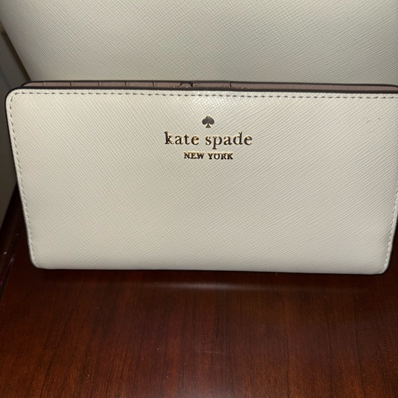 Kate Spade Cream Tote Bag and Wallet Set - Picture 5 of 5